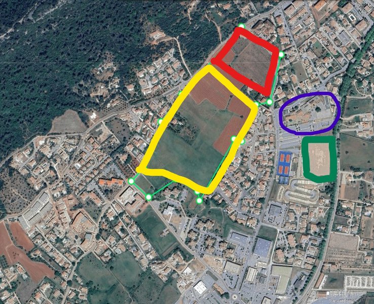Vue aerienne montrant l'emplacement du futur lycée, collège et logements ainsi que de l'actuelle école René Char